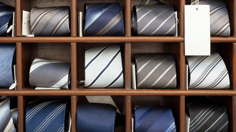 2017 PUIGDEMONT SE EQUIVOCÓ DE CORBATA