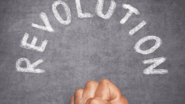 2018 LAS REVOLUCIONES HECHAS POR INTELECTUALES SON SIEMPRE MUY PELIGROSAS